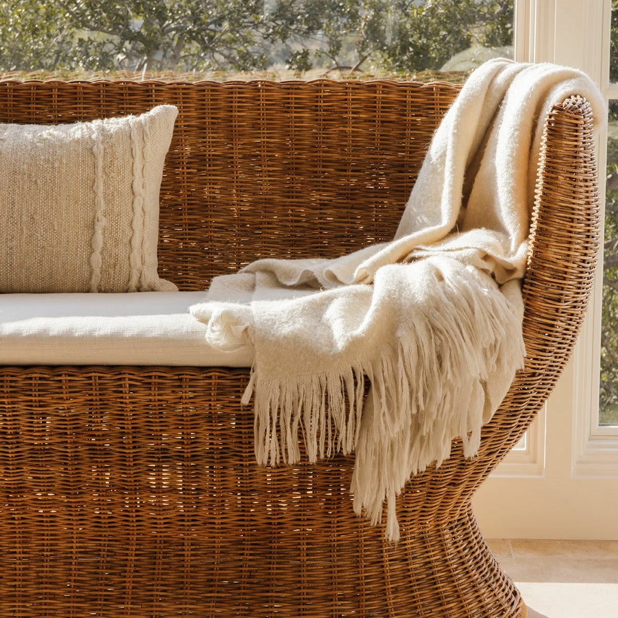 Siena Woven Settee