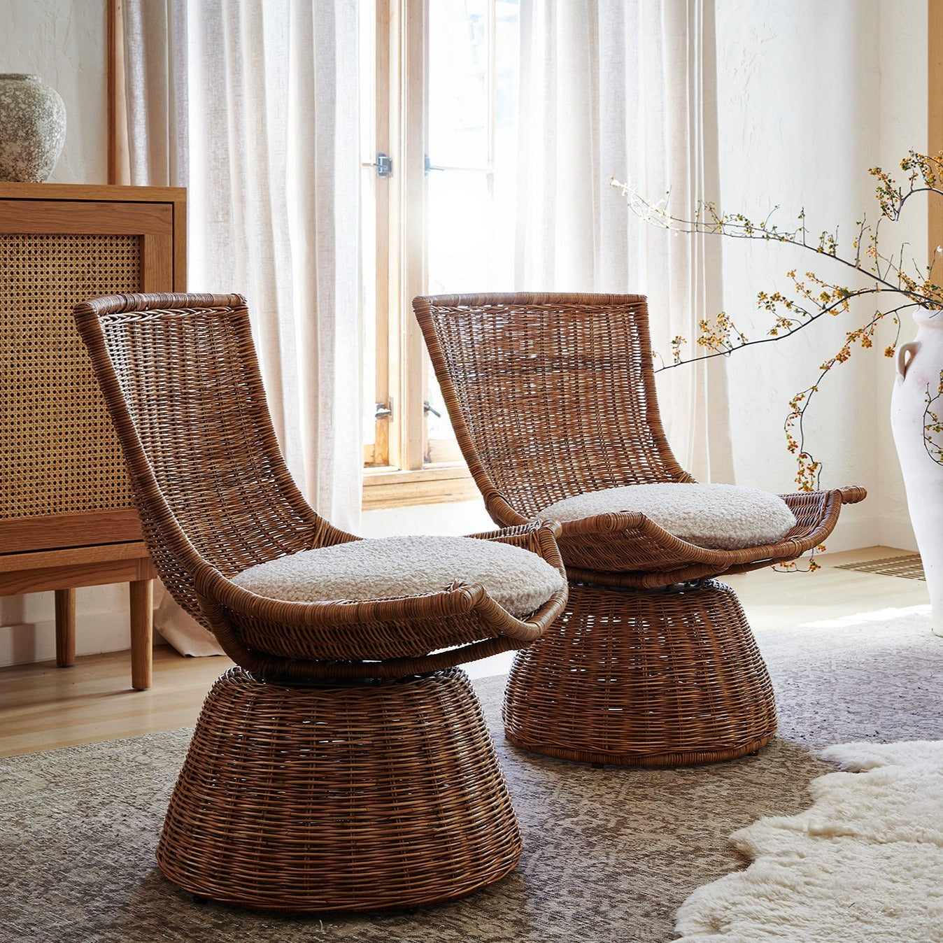 Healdsburg Small Wicker Swivel Chair