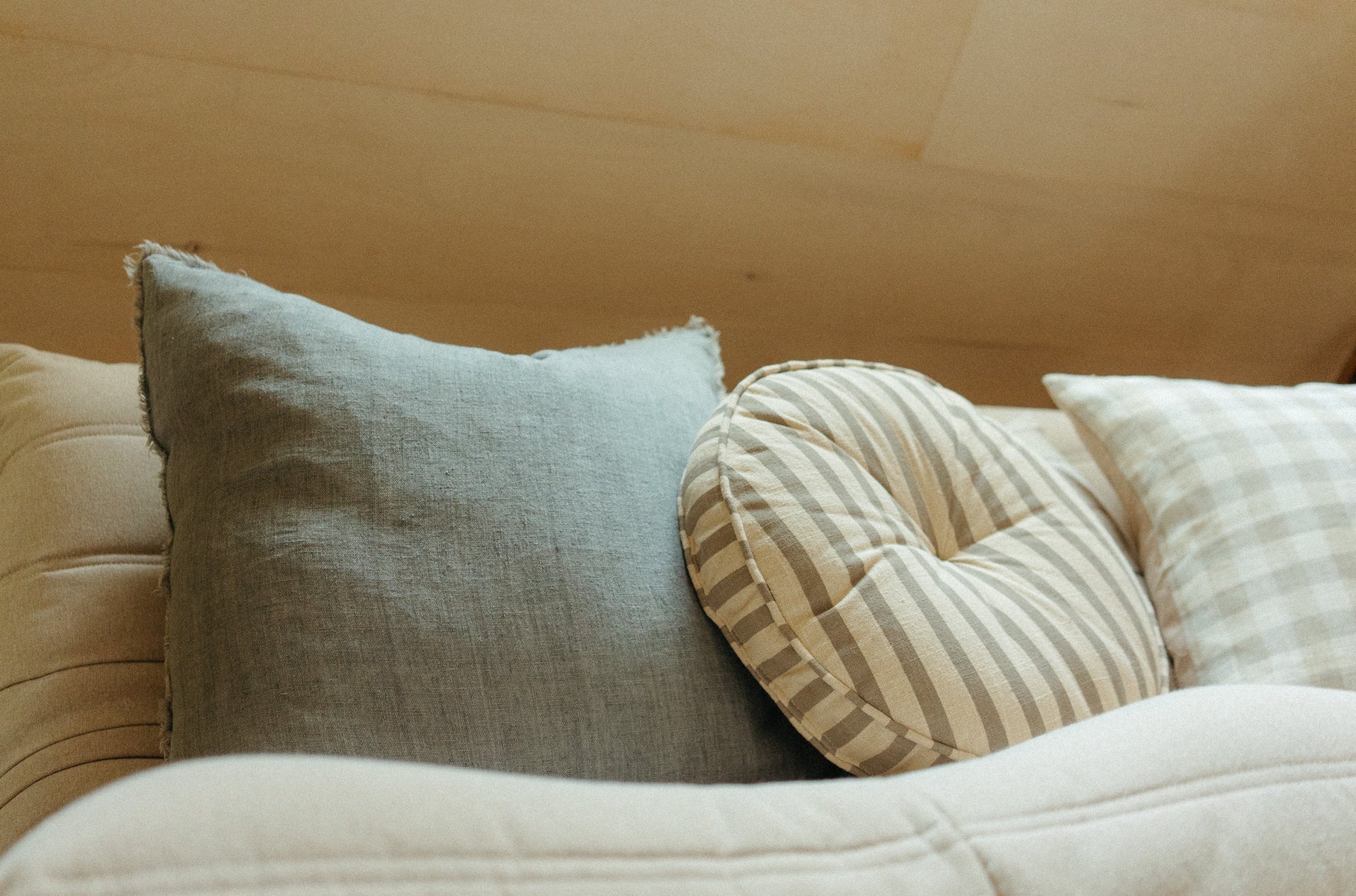 Lina Linen Pillow | Grey